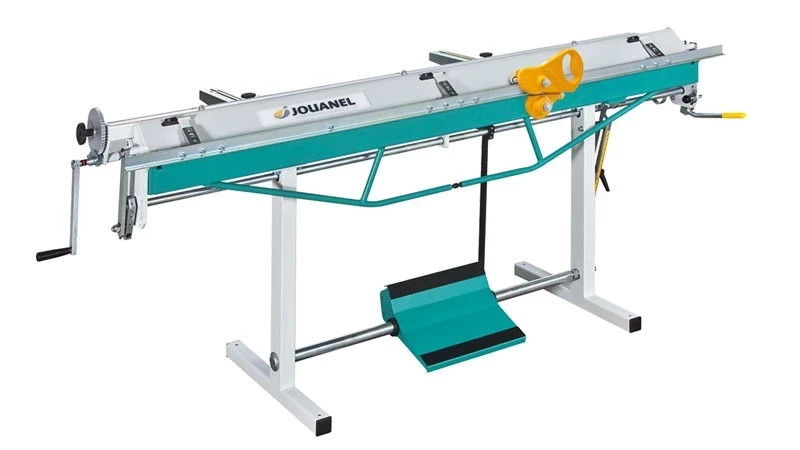 Mașină manuală de îndoit tabla, model PCX2040